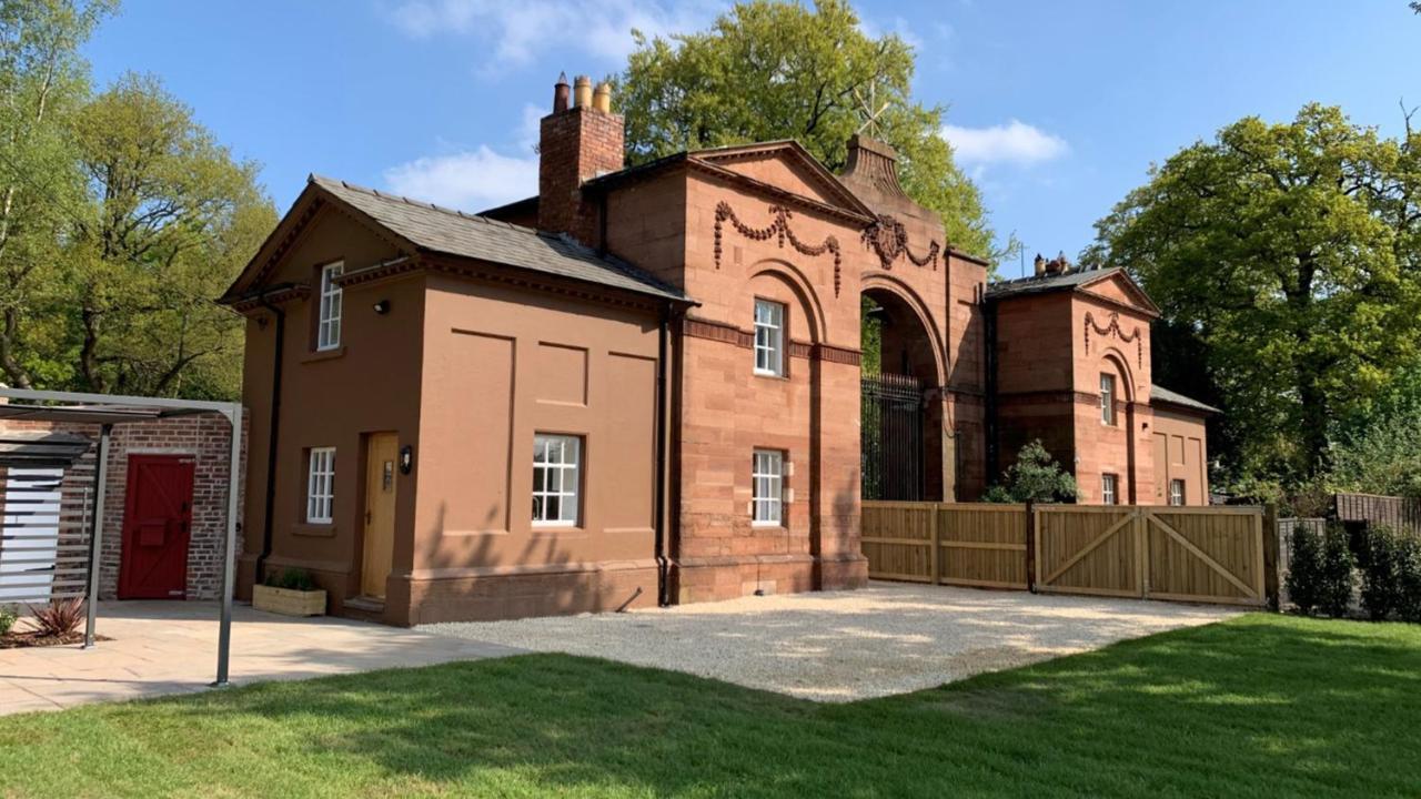 Oulton Park Lodge Little Budworth Exterior photo