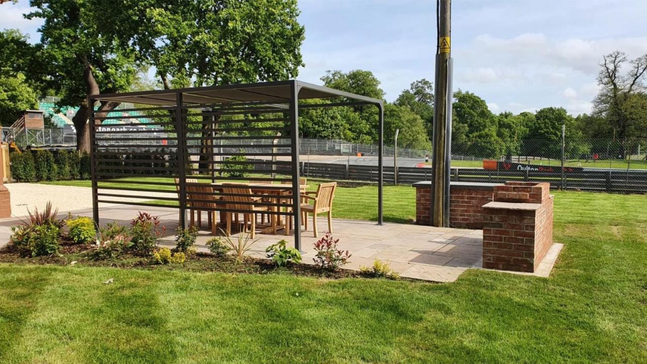 Oulton Park Lodge Little Budworth Exterior photo