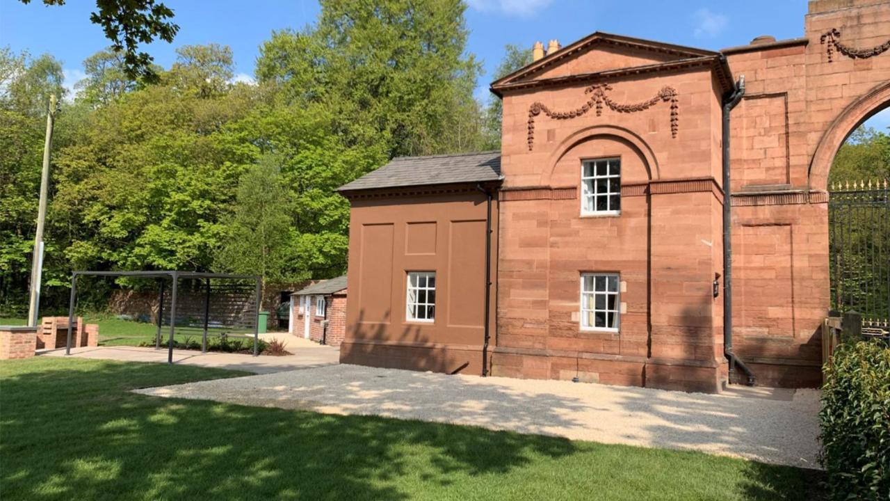 Oulton Park Lodge Little Budworth Exterior photo