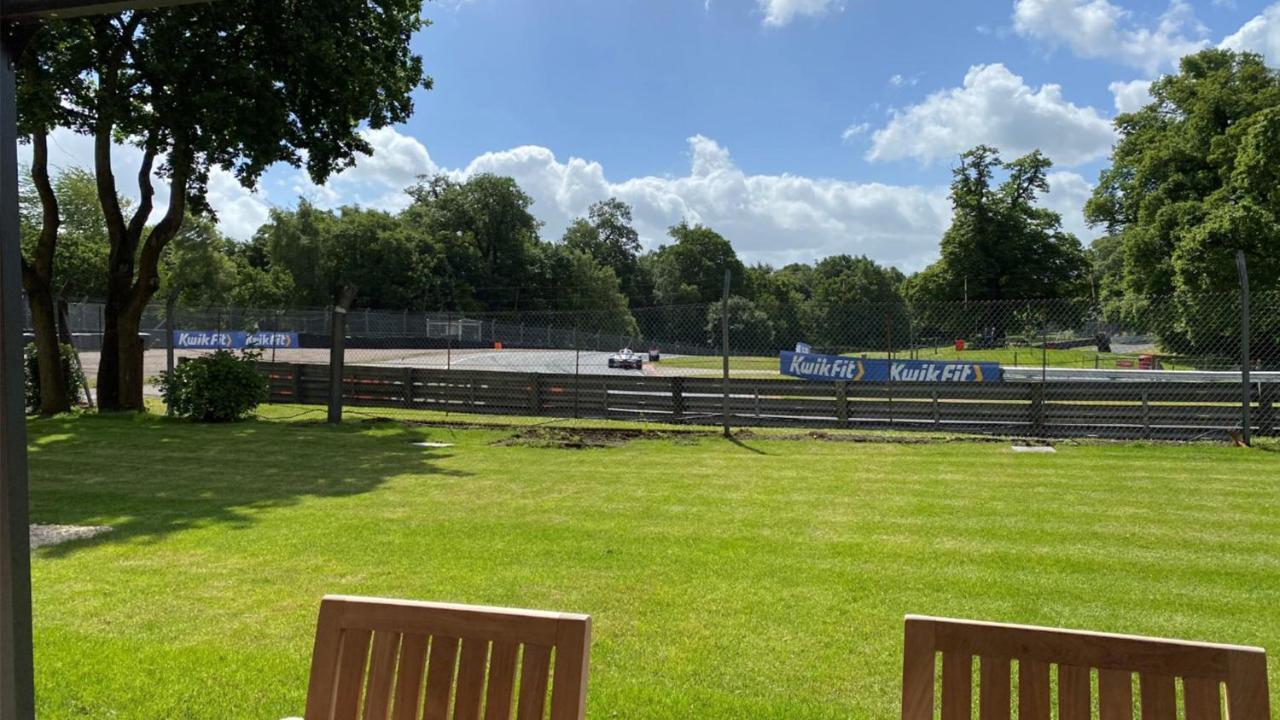 Oulton Park Lodge Little Budworth Exterior photo